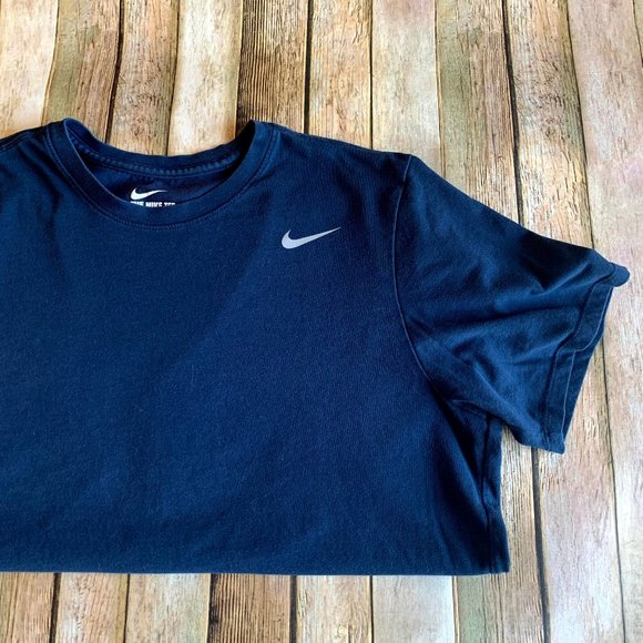 Nike Other - Nike classic iconic XL tee